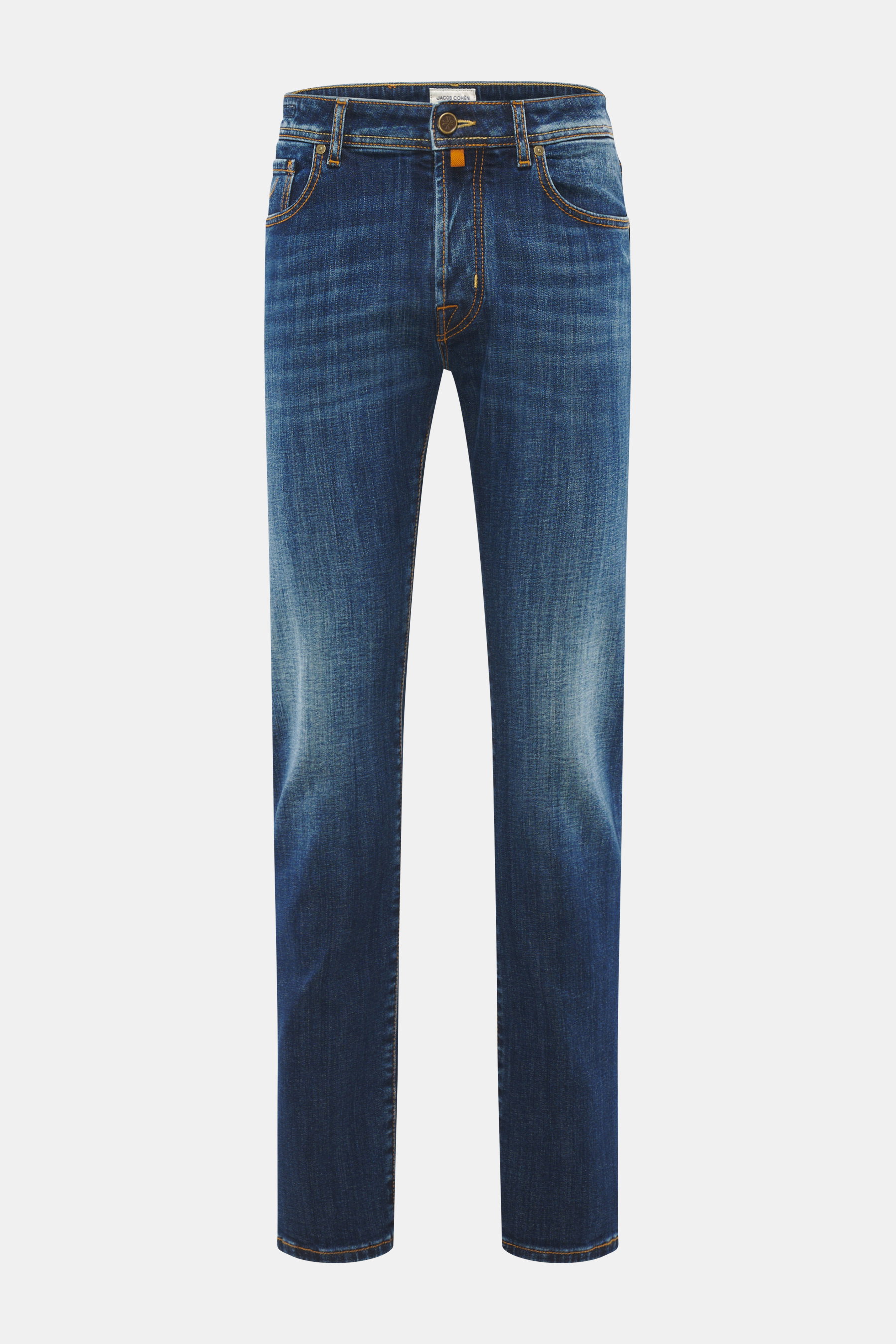 Front view of Jacob Cohen Jeans 'Bard' dark blue in Slim Fit with tapered legs, durable denim, button fly, and contrasting stitching.

<p>Claim style and quality with the classic Five-Pocket Jeans 'Bard' by JACOB COHEN in Slim Fit – luxurious and high-qua