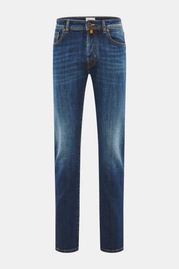 Front view of Jacob Cohen Jeans 'Bard' dark blue in Slim Fit with tapered legs, durable denim, button fly, and contrasting stitching.

<p>Claim style and quality with the classic Five-Pocket Jeans 'Bard' by JACOB COHEN in Slim Fit – luxurious and high-qua