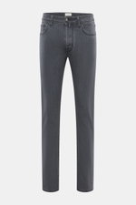 Jacob Cohen Jeans 'Bard' grau, Frontansicht, Slim Fit, elastischer Baumwoll-Denim mit Used-Waschung, Button Fly, Five-Pocket, Leather Patch.