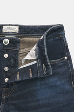 Jacob Cohen Jeans 'Bard' navy, Detailansicht des offenen Button Fly, Baumwoll-Denim, Five-Pocket, Münztasche mit Initial, authentische Waschung.