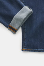 Jacob Cohen Jeans 'Edo' dunkelblau mit authentischer Used-Waschung, leichter Stretch, Regular Fit, Detailaufnahme vom Bein und Saum, haptischer Denim.