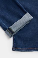 Jacob Cohen Jeans 'Bard Fast' dunkelblau, Detailaufnahme der Beinumschlag-Innenseite, weicher Denim mit Used-Waschung, Baumwolle und Lyocell.