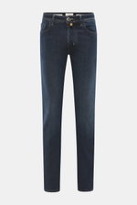 Jacob Cohen Jeans 'Bard Fast' navy, frontale Ansicht, Slim Fit, elastischer Denim mit softer Haptik, Used-Waschung, Button Fly, Five-Pocket-Stil, Leather Patch.