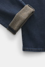 Jacob Cohen Jeans 'Bard Fast' navy im Detail von oben fotografiert, zeigt den soften, elastischen Denim mit dezenter Used-Waschung.