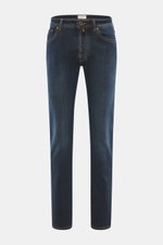 Jacob Cohen Jeans 'Bard' navy im Slim Fit, Frontansicht mit Five-Pocket-Stil, Button Fly, Used-Waschung, Lederpatch, leicht stretchiger robuster Denim.