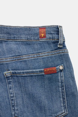 7 for all mankind Jeans 'Slimmy Tapered' rauchblau, Nahaufnahme von Bund und Gesäßtasche mit rotem Weblabel, Slim Fit, authentische Waschung.