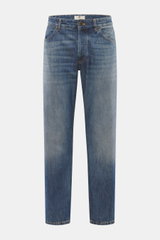 PT Torino Denim Jeans 'Barrel' rauchblau, frontale Nahaufnahme, Denim aus reiner Baumwolle, weicher Griff, Tapered Fit, gerader Schnitt, knöchellang, Button Fly, rückwärtiges Logo-Patch.