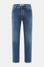 PT Torino Denim Jeans 'Rebel' graublau, frontale Nahaufnahme, gerader, knöchellanger Schnitt, authentischer Denim mit Used-Finish, Button Fly, Five-Pocket-Stil, reine Baumwolle, weicher Griff, leichte Used-Waschung, Tapered Fit, reguläre Oberschenkelweite