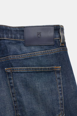 PT Torino Denim Jeans 'Indie' graublau, Rückenansicht nah mit Lederpatch, Used-Waschung, aufgesetzten Gesäßtaschen, Slim Fit aus leicht elastischer Baumwolle.