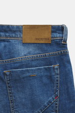 Incotex Jeans dunkelblau, Rückansicht mit Leather Patch, Five-Pocket-Stil, Button Fly, Slim Fit, elastischer Baumwolle, leicht griffig.