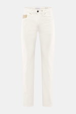 Ace Denim Jeans 'AD 03' offwhite, Frontansicht, slim Fit, Baumwolle mit leichtem Stretch, Five-Pocket-Stil, Zip Fly, gummierte Patches, feine Stitchings.
