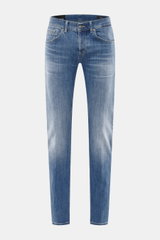Dondup Jeans 'George' rauchblau, Skinny Fit aus elastischer Baumwolle mit authentischer Waschung, Button Fly, Five-Pocket-Stil, frontal fotografiert.