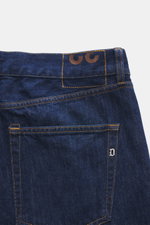 Dondup Jeans 'Icon Regular Fit' navy, Detailaufnahme von hinten oben, reine Baumwolle, Five-Pocket, Metall-Initial, innenliegendes Weblabel, Regular Fit.