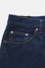 Dondup Jeans 'Icon Regular Fit' navy, Detailaufnahme von oben, Denim aus reiner Baumwolle, Five-Pocket-Stil, Button Fly, schmal zulaufend, Metall-Initial, Weblabel.