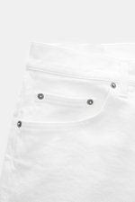 Close-up front-side view of Dondup Jeans 'Icon Relax' offwhite made of denim cotton with slightly elastic quality and textured feel, featuring Icon Relax Fit (Tapered Fit), regular thigh width, ankle-length, button fly, and five-pocket style.