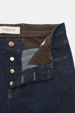 Blick auf die geöffnete Barmas Venezia Jeans 'Denver' navy aus Denim mit Cashmere, Regular Fit, Button Fly, Five-Pocket-Stil, schmal zulaufend, weicher Griff, geprägt Leather Patch.