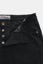 Barmas Venezia Jeans 'Denver' navy, Detailansicht von oben auf Button Fly, Five-Pocket-Stil, Denim aus Baumwolle mit Cashmere, leicht elastisch, weicher Griff, Regular Fit, schmal zulaufend, mit geprägtem Leather Patch.