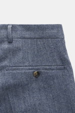 Close-up rear view of Windsor Trousers 'Silvi' smoky blue melange showing soft wool-cashmere blend fabric, shaped fit, buttoned back pocket, and belt loop.

<p>The label WINDSOR has created the epitome of stylish men’s trousers with classic details with t