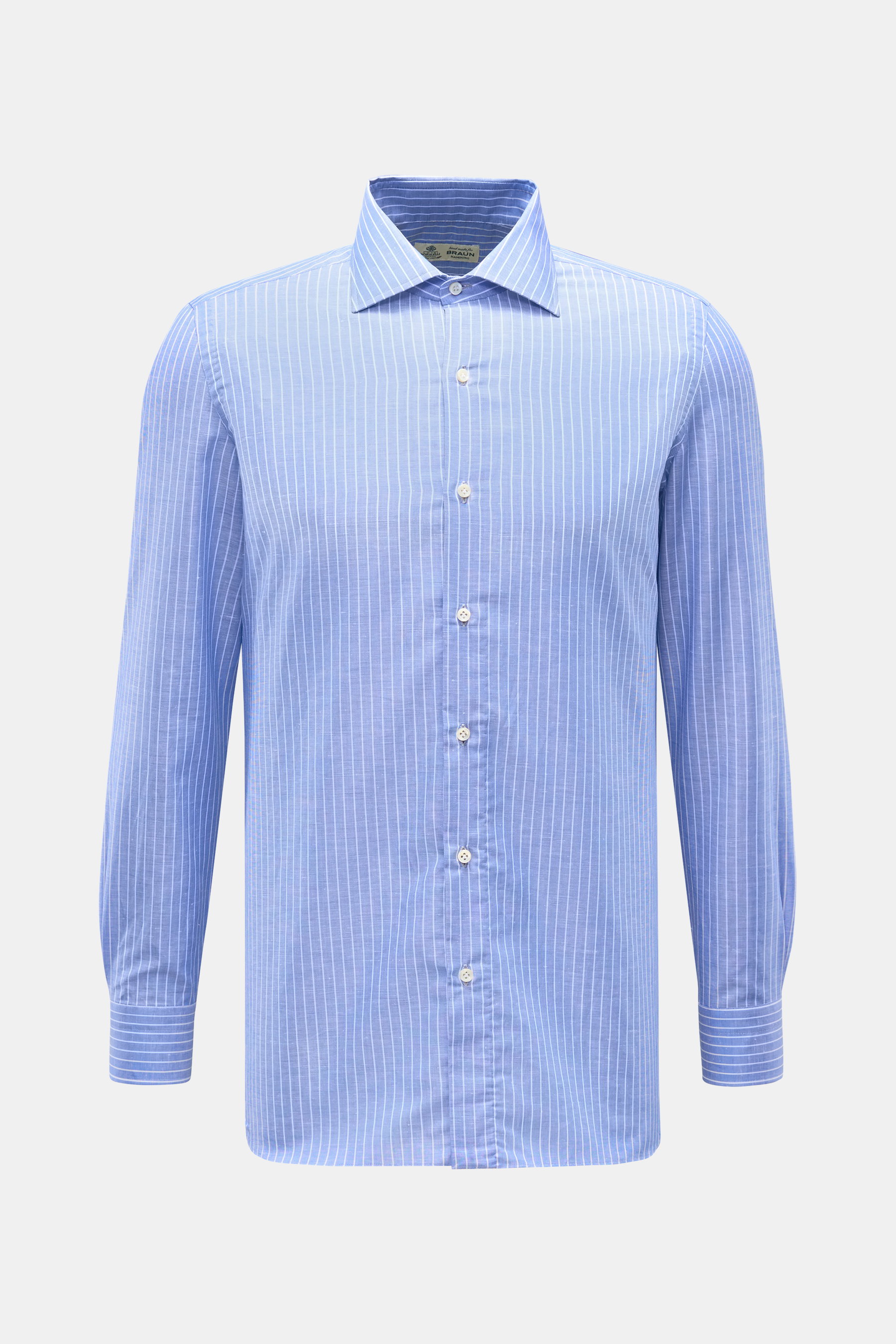 Borrelli Business Hemd 'Luciano' Kent-Kragen weiß/blau gestreift, Slim Fit, Leinen-Baumwoll-Mix, Haifischkragen, Perlmuttknöpfe, Sportmanschette, frontale Ansicht.