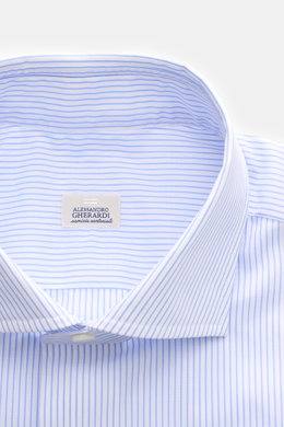 Gherardi Business Hemd Haifisch-Kragen hellblau/weiß gestreift, Nahaufnahme von oben, Popeline Baumwolle, Slim Fit, Sportmanschette.