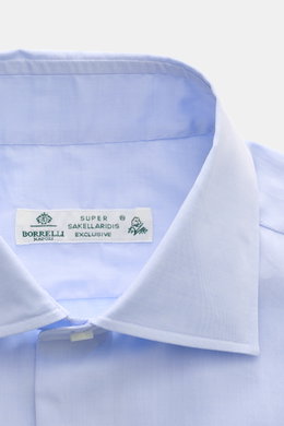 Close-up front view of Borrelli Business Shirt 'Luciano' Shark Collar light blue, showcasing pure cotton twill, slim fit, smooth feel, and mother-of-pearl buttons.