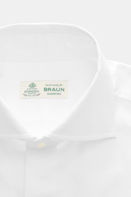 Borrelli Business Hemd 'Nando' Haifisch-Kragen weiß, Nahaufnahme von oben, reine Baumwolle, Oxford-Webmuster, Perlmuttknöpfe, Slim Fit, Meisterhandarbeit.