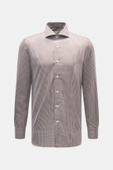 Borrelli Business Hemd 'Nando' Haifisch-Kragen weiß/braun kariert, Slim Fit, reine Baumwolle, weicher Griff, klassisches Karomuster, frontale Perspektive.