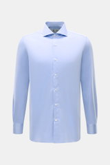 Borrelli Business Hemd 'Nando' Haifisch-Kragen hellblau, von vorne, Gabardine reine Baumwolle, weiche Qualität, Regular Fit, Perlmuttknöpfe, Sportmanschette, gerundeter Saum