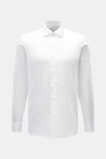 Frontalaufnahme des Fray Business Hemd Haifisch-Kragen 'Nello' weiß, Slim Fit, aus weichem Baumwoll-Gabardine, mit Sportmanschette und gerundetem Saum.