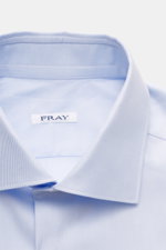 Close-up front view of Fray Business Shirt Shark Collar 'Nello' pastel blue, made of pure cotton gabardine, soft touch, slim fit, shark collar.