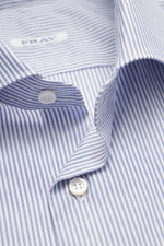 Close-up front view of Fray Business Shirt Shark Collar 'Nello' grey-blue/white striped, showing pure cotton fabric with smooth touch, classic stripe pattern, Slim Fit, shark collar, classic sport cuff, and slightly rounded hem.
