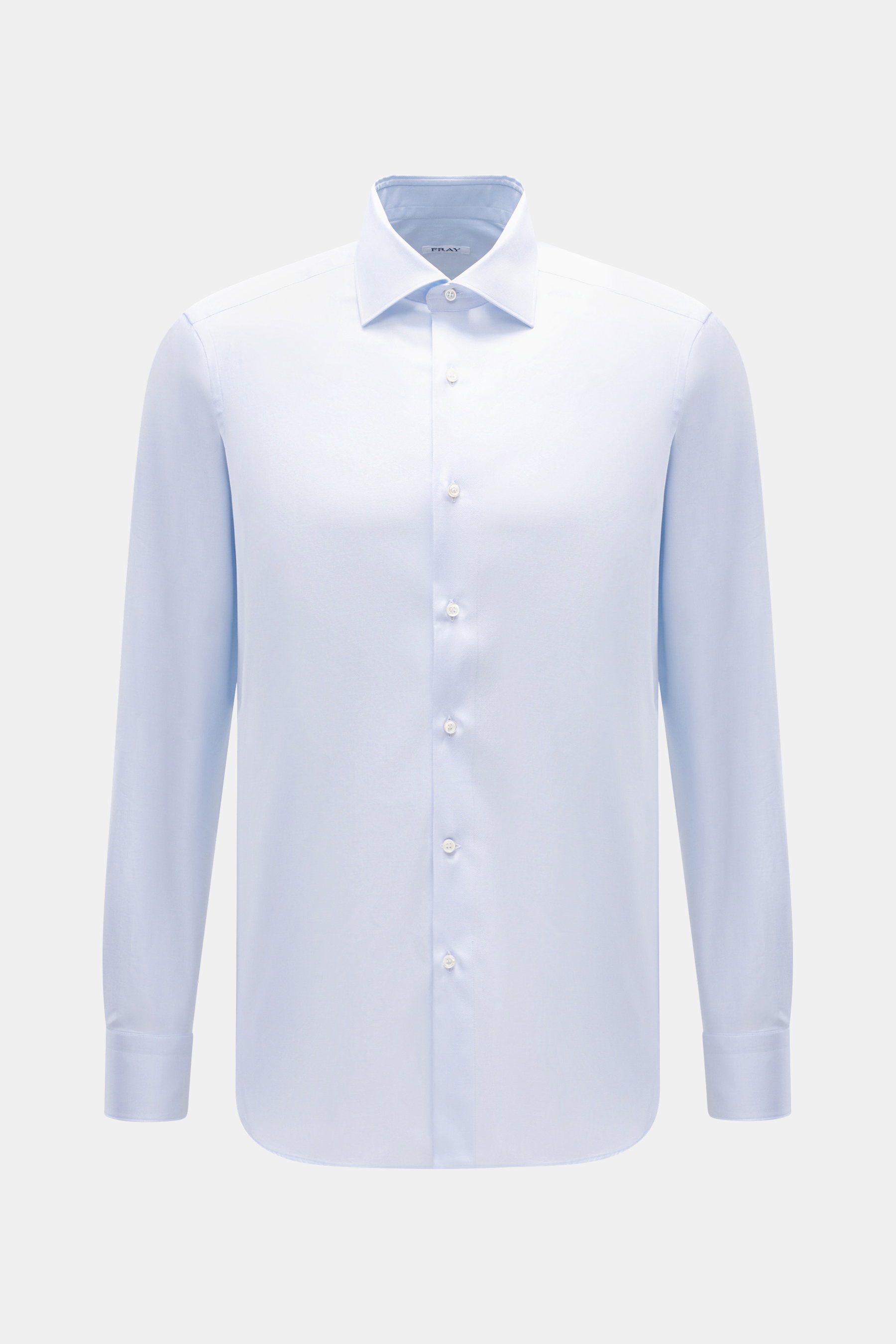 Frontal fotografiertes Fray Hemd Haifisch-Kragen 'Nello' pastellblau aus reiner Baumwolle, Slim Fit, Sportmanschette, gerundeter Saum.