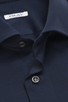 Close-up top-down view of the Fray Jersey shirt kent collar 'Gabriel' navy, showing pure cotton fabric, soft touch, slim fit, kent collar, classic sport cuff, back waist darts, and extended back.