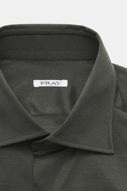 Close-up front view of the Fray Jersey Shirt Kent Collar 'Gabriel' Dark Green, pure cotton, soft touch, Slim Fit, Kent collar, classic sport cuff, back waist darts, extended back.
