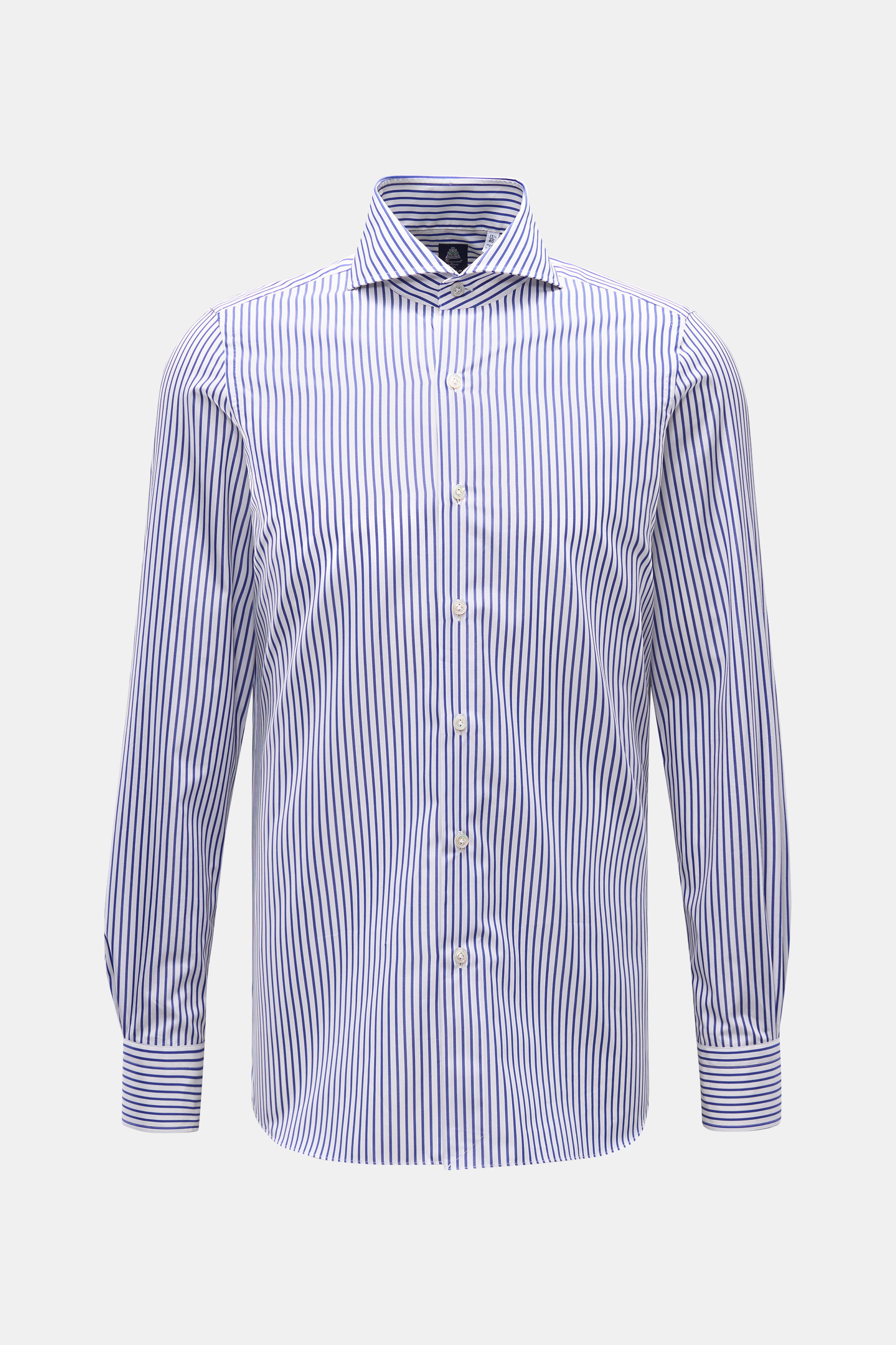 Finamore Business Hemd 'Sergio Napoli' Haifisch-Kragen blau/weiß gestreift, slim fit, reine Baumwolle, weicher Griff, feine Webstruktur, extralange Ärmel, klassische Sportmanschette, gerundeter Saum, frontal fotografiert.