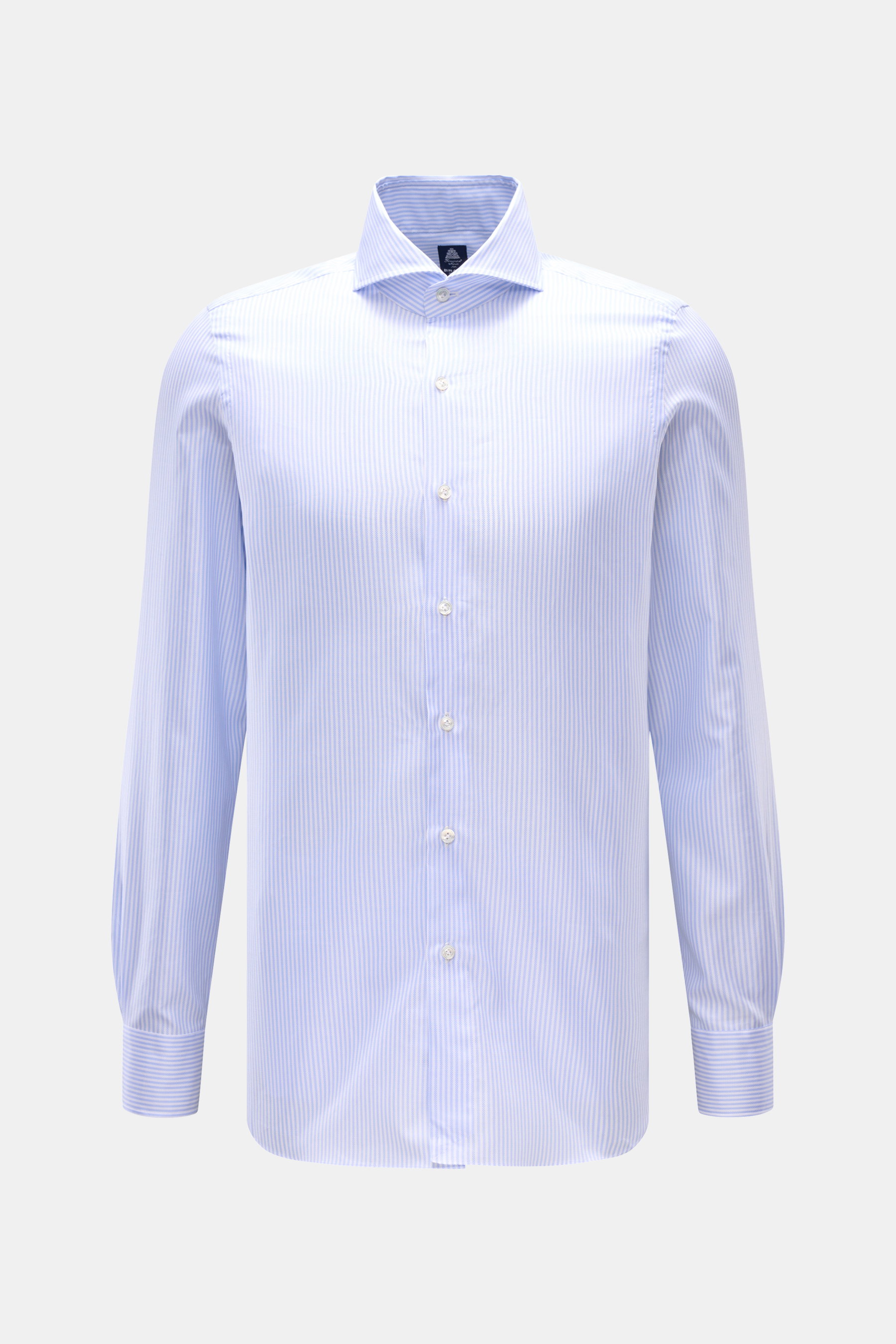 Finamore Business Hemd 'Sergio Napoli' Haifisch-Kragen hellblau/weiß gestreift, slim fit, reine Baumwolle, weicher Griff, feine Webstruktur, extralange Ärmel, Sportmanschette, französische Knopfleiste, gerundeter Saum, frontal fotografiert.