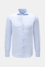 Frontale Ansicht des von Braun Leinenhemd Haifisch-Kragen hellblau/weiß gestreift mit feinem Streifenmuster, Slim Fit, französischer Knopfleiste und klassischer Sportmanschette, aus reinem Leinen für mühelose Leichtigkeit und luftiges Tragegefühl.