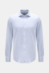 Frontale Aufnahme des Sonrisa Flanellhemd Haifisch-Kragen hellblau meliert aus weichem Baumwoll-Flanell, Slim Fit, mit französischer Knopfleiste, klassischer Manschette, leicht gerundetem Saum und kleinem Weblabel am Saum.