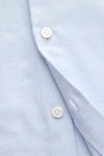 Sonrisa Flanellhemd Haifisch-Kragen hellblau meliert, Slim Fit, weiches Baumwoll-Flanell, Knopfleiste, Sportmanschette, Saum mit Label, Detailfoto.