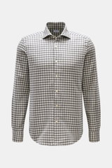 BRAUN Hamburg Flanellhemd Haifisch-Kragen grau/offwhite kariert, Slim Fit, fein strukturiert, weicher Griff, Haifisch-Kragen, französische Knopfleiste, Sportmanschette, gerundeter Saum, frontale Perspektive.