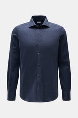 Frontansicht des BRAUN Hamburg Flanellhemd Haifisch-Kragen navy aus feinem Fischgrat aus Baumwolle, Slim Fit, weicher Griff, französische Knopfleiste, klassische Sportmanschette, gerundeter Saumverlauf.