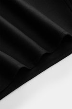 Schwarzer Stoffdetailaufnahme des Marco Pescarolo Casual Hemd 'Next' Kent-Kragen schwarz aus reiner Schurwolle, weicher Griff, Slim Fit, französische Knopfleiste, klassische Sportmanschette, gerader Saum, elegant und zeitlos, fotografiert aus Nahaufnahme-