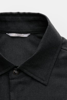Nahaufnahme des Marco Pescarolo Casual Hemd 'Next' Kent-Kragen anthrazit meliert, reine Schurwolle, Slim Fit, weicher Griff, französische Knopfleiste, klassische Sportmanschette.