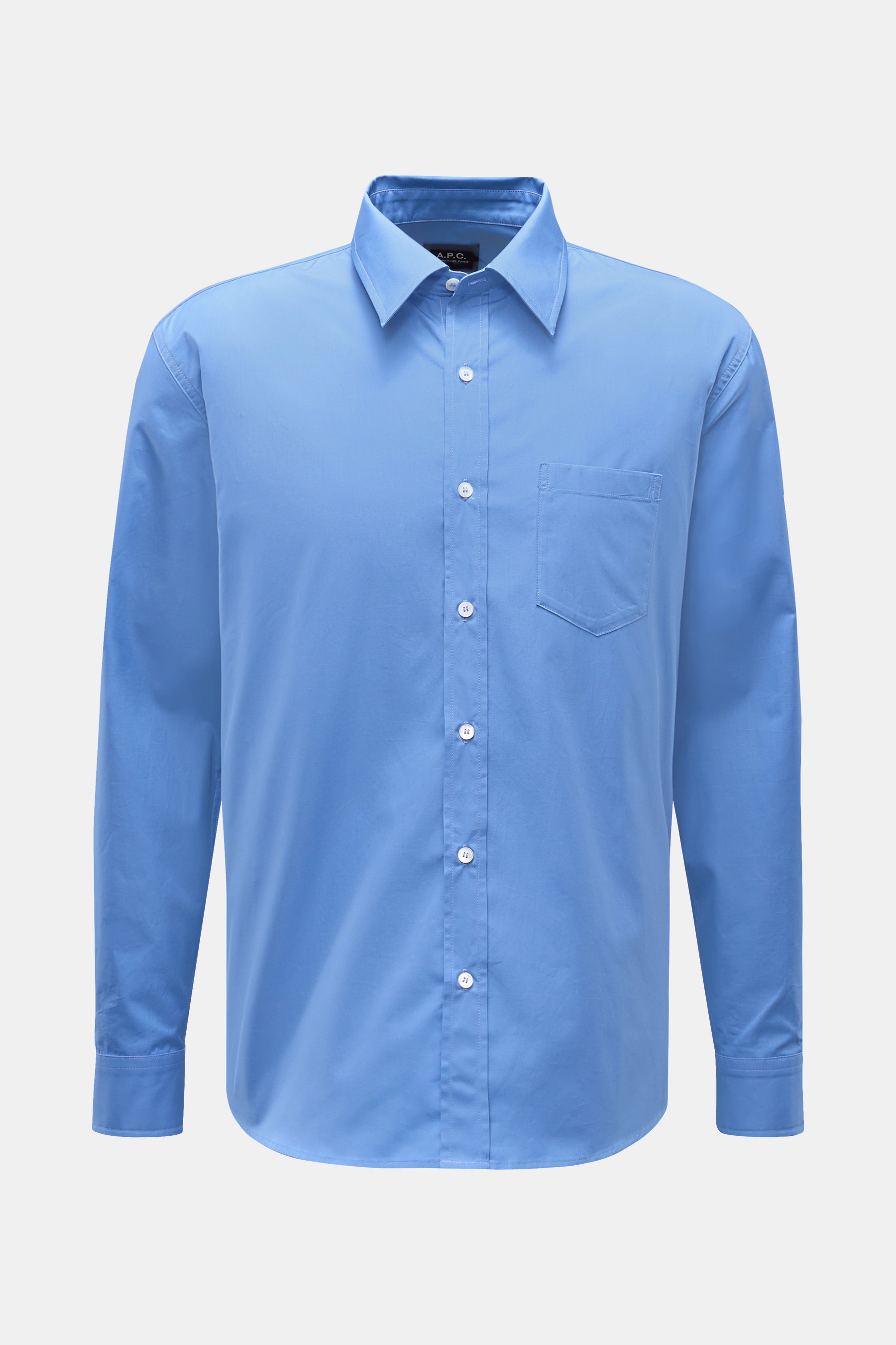 A.P.C. Casual Hemd Kent-Kragen blau, frontale Ansicht, reine Baumwolle, Oversized Fit, Kent-Kragen, Knopfleiste, Brusttasche, Sportmanschetten, gerundeter Saum.