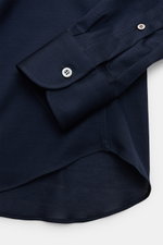 Fray Piqué-Hemd Haifisch-Kragen 'Lione Cucitura' navy, Detailfoto Ärmel und Saum, Baumwolle, Slim Fit, Sportmanschette, Taillenabnäher.