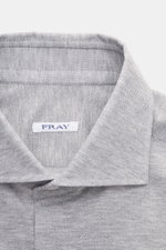 Fray Piqué-Hemd Haifisch-Kragen 'Lione Cucitura' grau meliert, Slim Fit, aus reiner Baumwolle, Nahaufnahme von Kragen und Stoffstruktur.