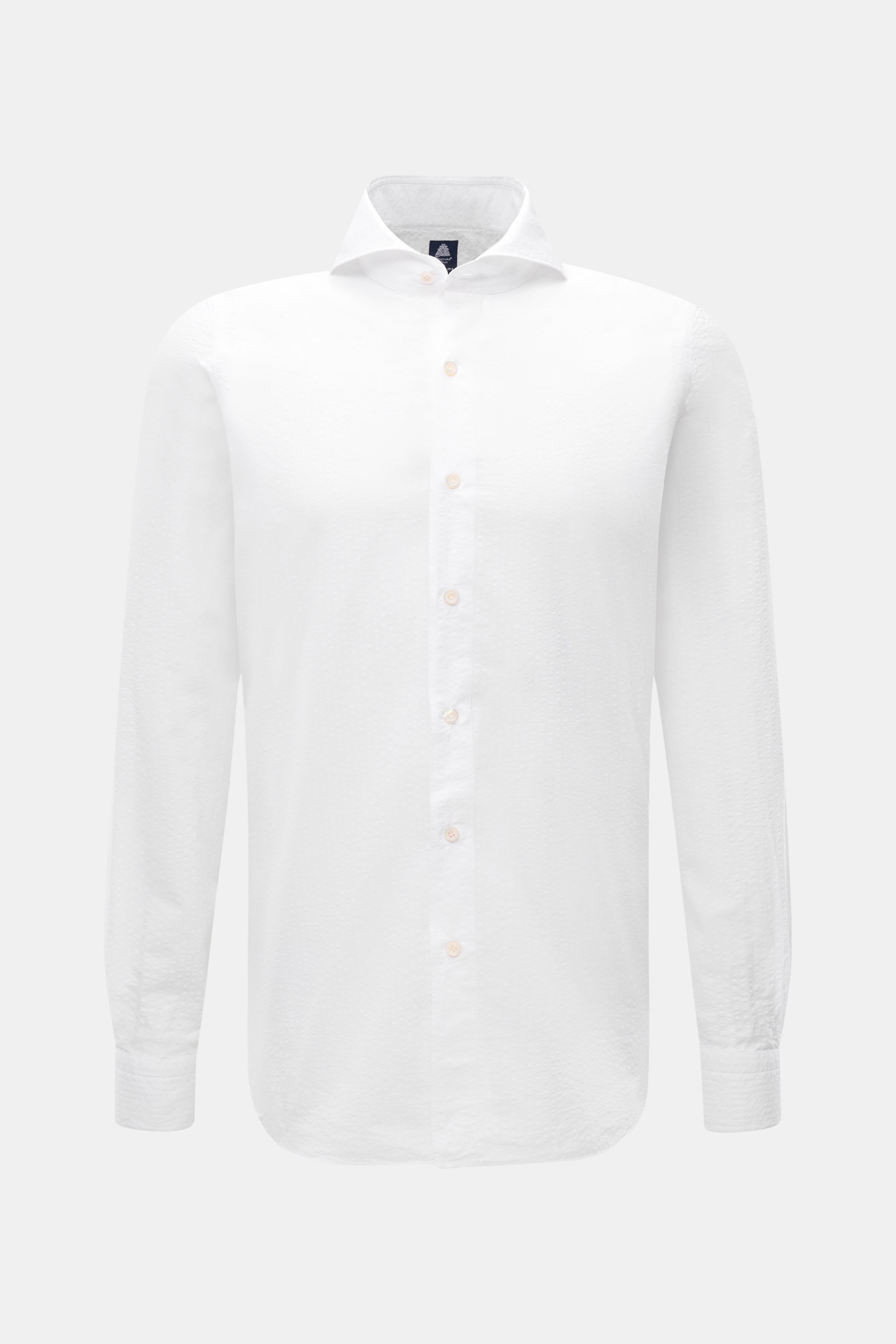 Finamore Seersucker-Hemd 'Sergio Gaeta' Haifisch-Kragen weiß, frontal fotografiert, Slim Fit, weicher Baumwoll-Seersucker, französische Knopfleiste, Sportmanschette, gerundeter Saum.
