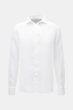 von Braun Leinenhemd Haifisch-Kragen weiß, frontale Nahaufnahme, reines Leinen, luftige Qualität, weicher Griff, sportliche Manschette, gerundeter Saum, garment dyed für entspannten Look.