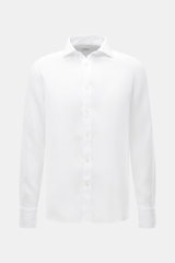 von Braun Leinenhemd Haifisch-Kragen weiß, frontale Nahaufnahme, reines Leinen, luftige Qualität, weicher Griff, sportliche Manschette, gerundeter Saum, garment dyed für entspannten Look.