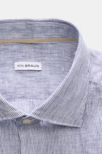 Close-up front view of von Braun Linen shirt shark collar navy/white striped, featuring pure linen, fine stripes, and a French button placket. Effortlessly lightweight: This VON BRAUN shirt in pure linen has an airy feel and a relaxed look – a stylish com